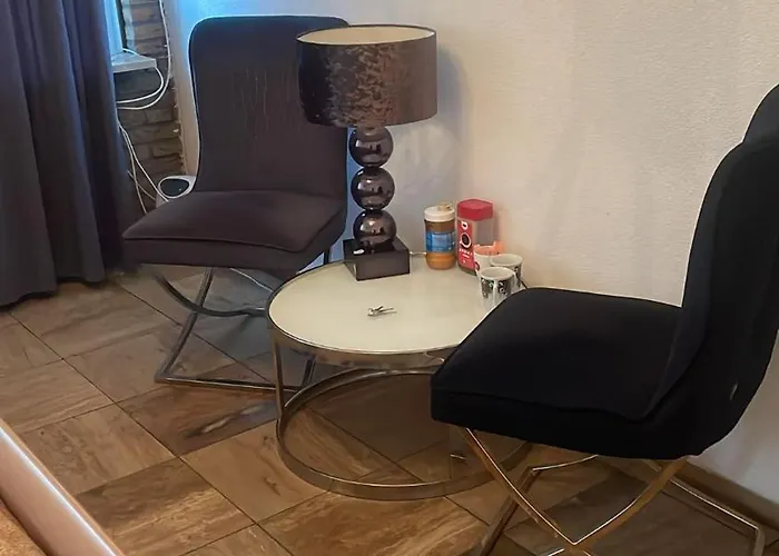 Private In The Centre Of * Τίλμπουργκ